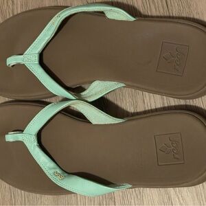 Reef Green and Brown Sandals Classic Thong Design